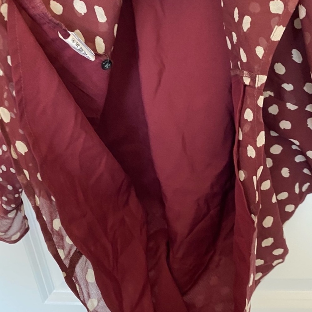 MADEWELL‎ Silk Prose Top in Paintbrush Dot Maroon White Short Sleeve Medium. - Picture 4 of 7